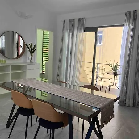Lovely 2-Bedroom Apartment, City Center Mindelo Exterior photo